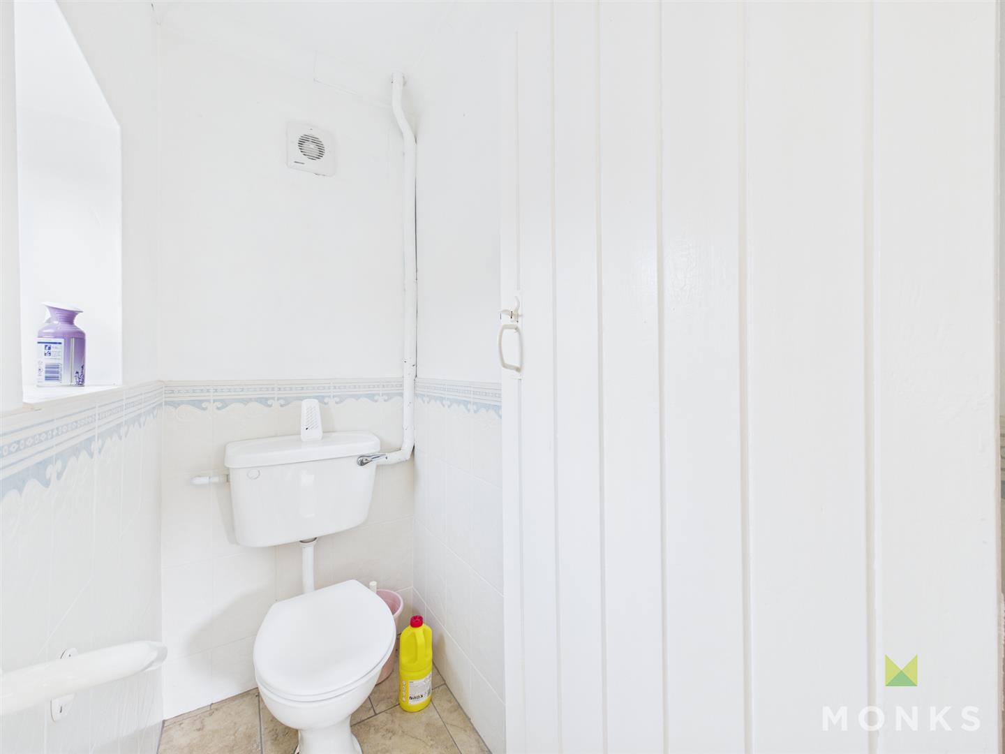 Hidcote Weston Avenue, Oswestry, SY11 2BH For Sale